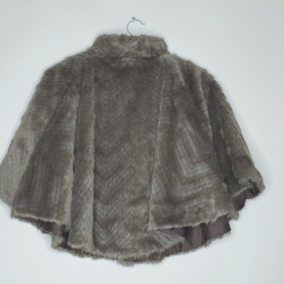 Sisters Outerwear Faux Fur Capelet XL Lined Cozy Jacket Opera Retro Old Money - Picture 6 of 12